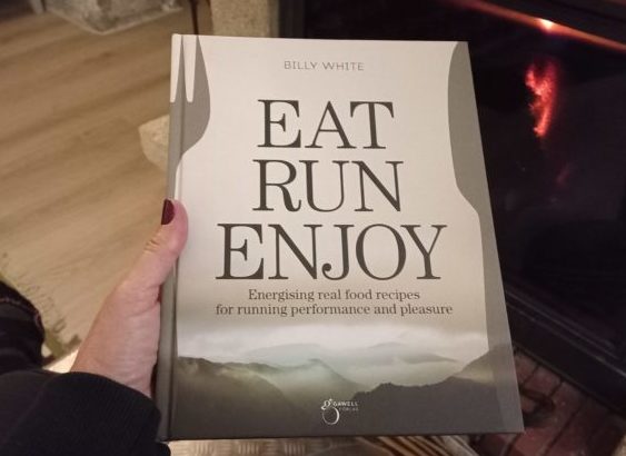 gros plan sur le livre eat run enjoy des editions gawell