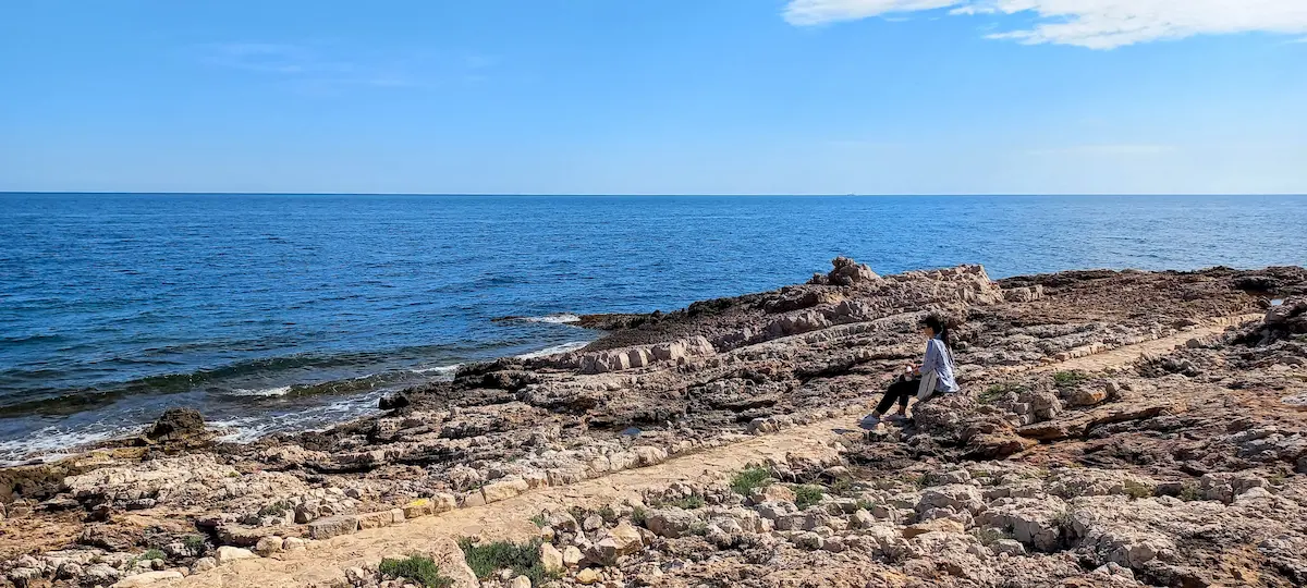 arret lors de la balade sur le sentier de tire poil au depart de la garoupe, cap d'antibes