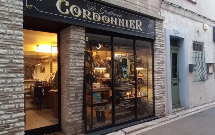 devanture du gentleman coordonnier rue de fersen a antibes